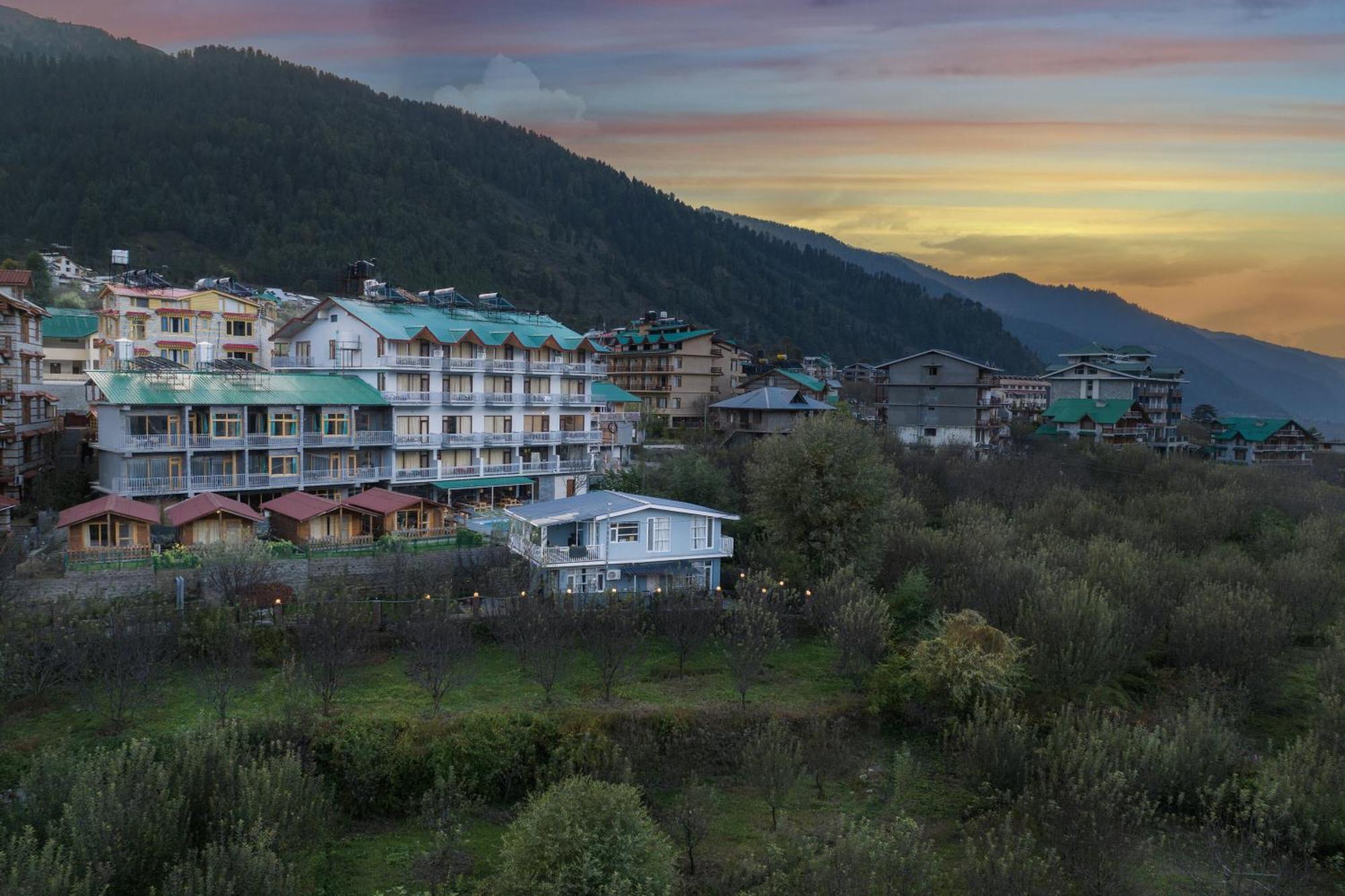 ホテル Echor Himalayan Heights Manali エクステリア 写真
