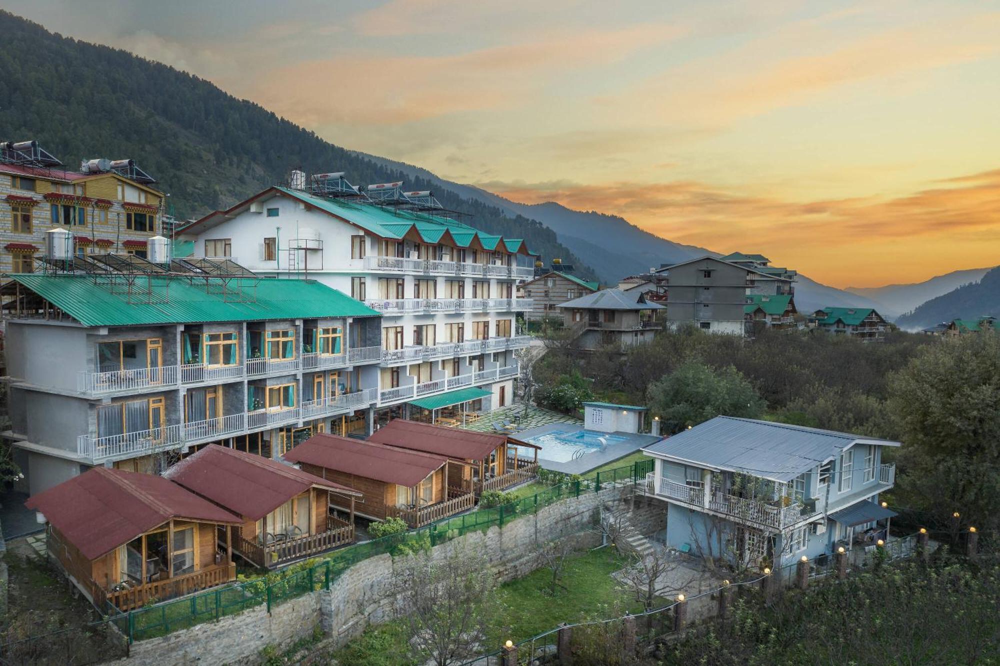 ホテル Echor Himalayan Heights Manali エクステリア 写真