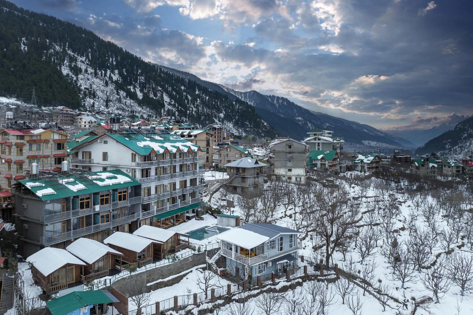 ホテル Echor Himalayan Heights Manali エクステリア 写真